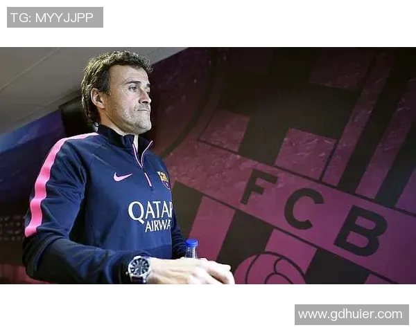 足球明星口碑调查揭示最受争议球员背后的故事与原因分析