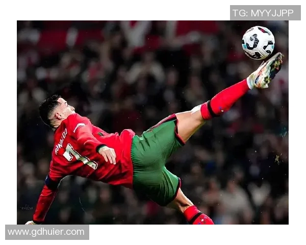 全球顶级足球明星汇总及其成就解析