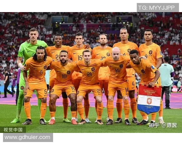 足球巨星的辉煌历程与传奇瞬间全景回顾