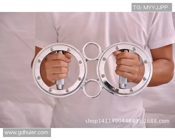 臂力器与哑铃的优劣比较哪个更适合你的力量训练需求